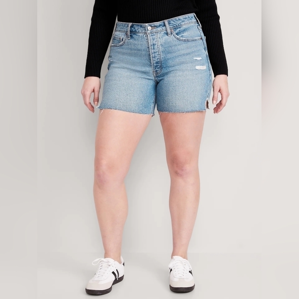 Old Navy #545115 High-Waisted Button-Fly OG Straight Ripped Side-Slit Jean Short